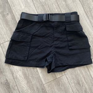 TNA CARGO SHORTS MEDIUM